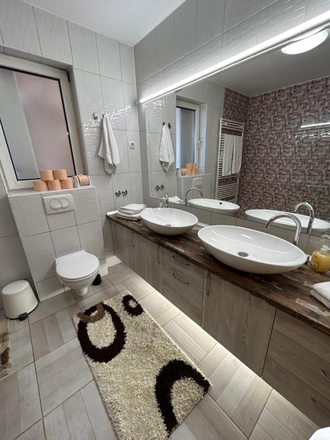 Sobe Zimmer Frei Pozega Exterior photo